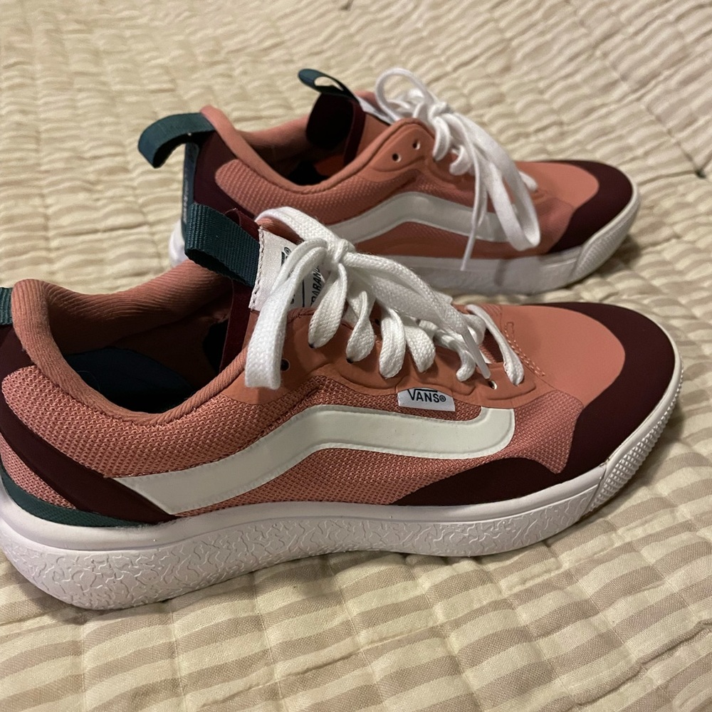 Vans Ultrarange Tennis Shoes